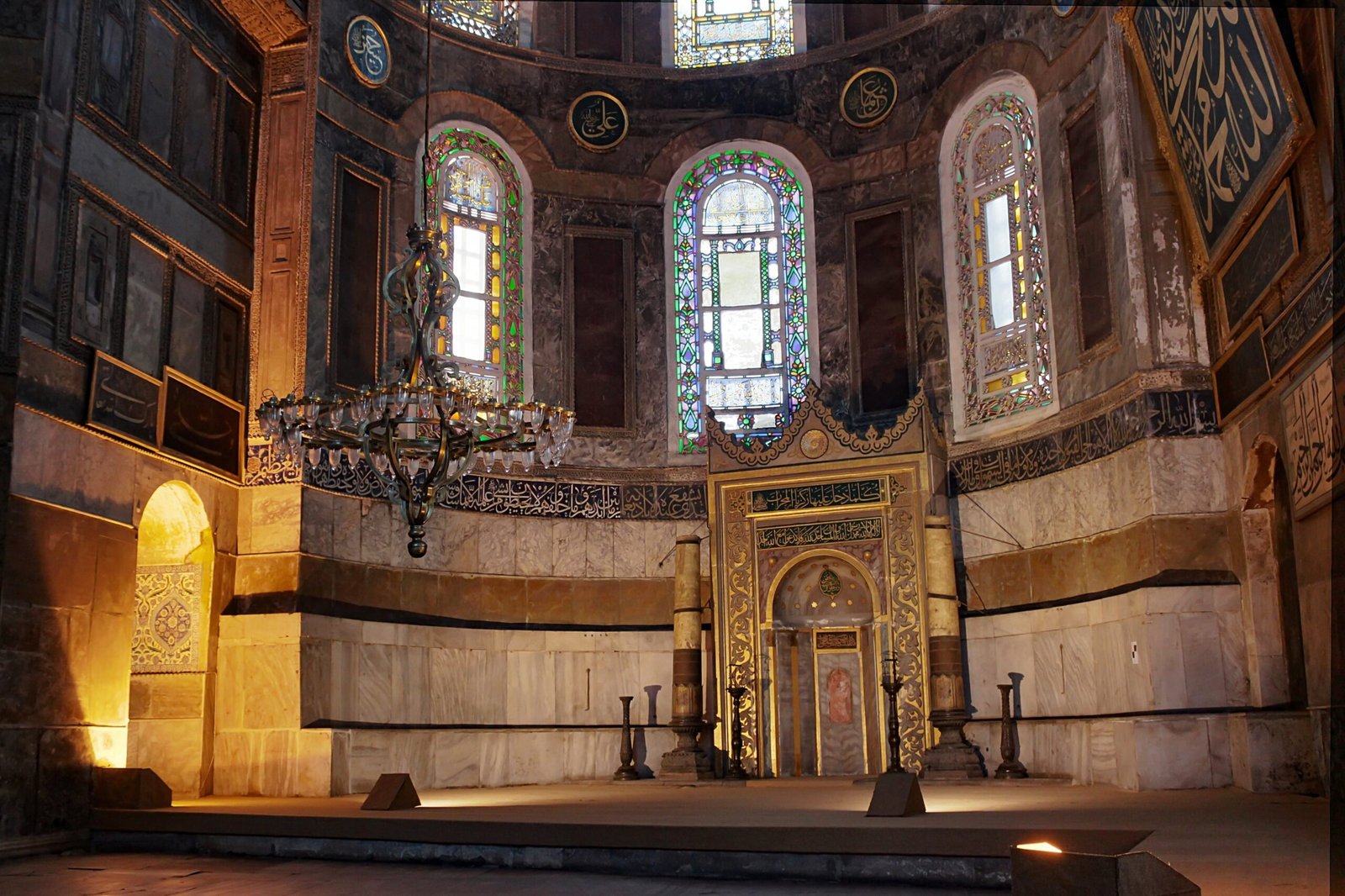 İslam medeniyetinin düşünsel ve kültürel mirasını temsil eden Ayasofya görseli